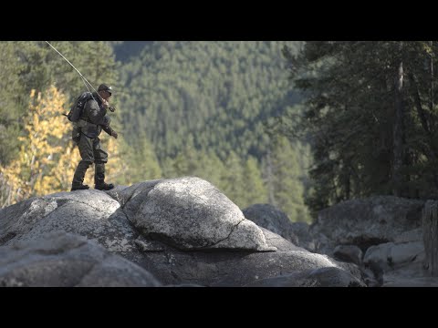 Load and play video in Gallery viewer, Patagonia Men's Swiftcurrent® Traverse Zip-Front Waders