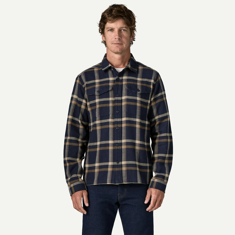 Load image into Gallery viewer, Patagonia Men's Fjord Flannel Shirt
