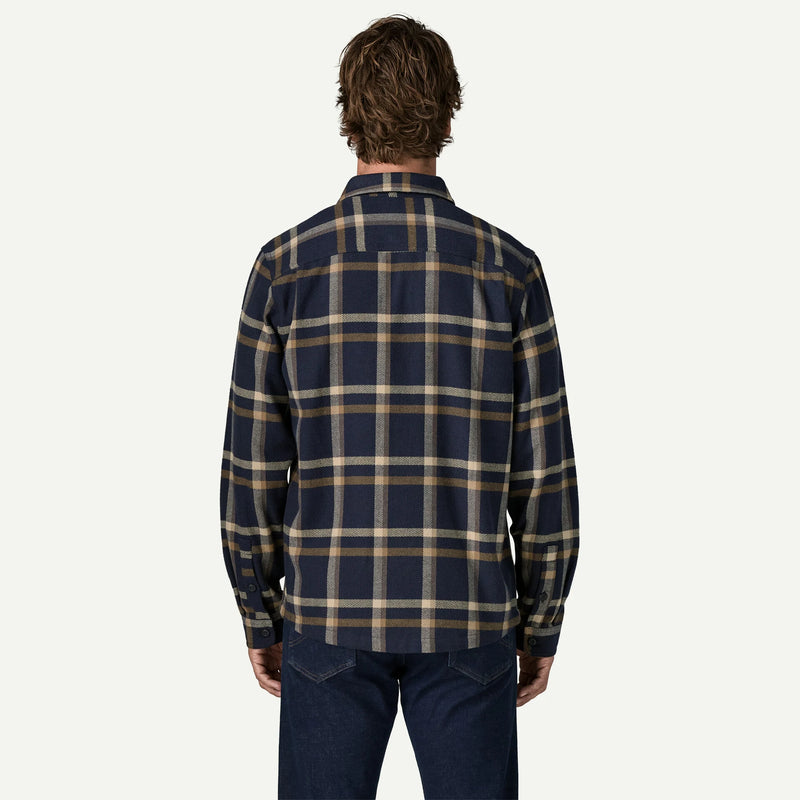 Load image into Gallery viewer, Patagonia Men's Fjord Flannel Shirt
