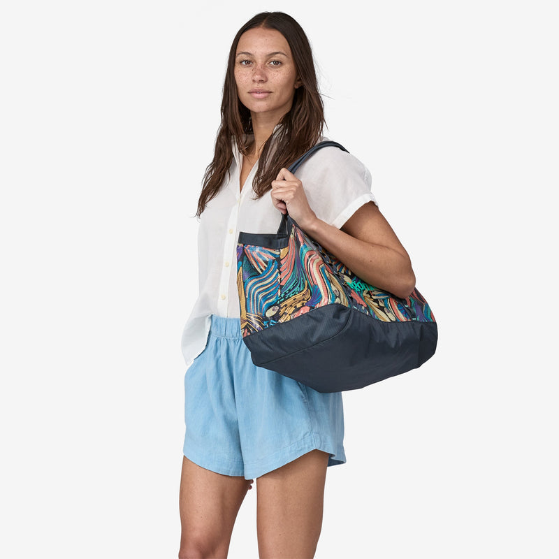 Load image into Gallery viewer, Patagonia Black Hole® Tote 25L
