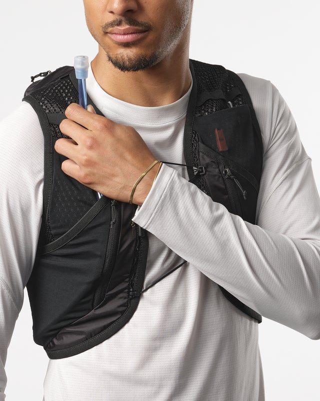 Load image into Gallery viewer, Salomon Unisex Active Skin 12 Running Vest
