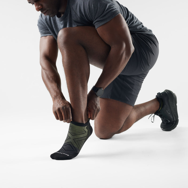Load image into Gallery viewer, Smartwool Run Zero Cushion Low Ankle Socks
