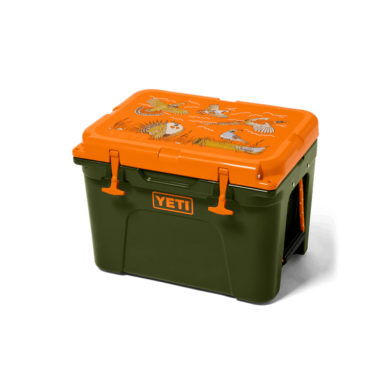 Load image into Gallery viewer, YETI Tundra 35 Hard Cooler  [Oversized Item; Extra Shipping Charge*]
