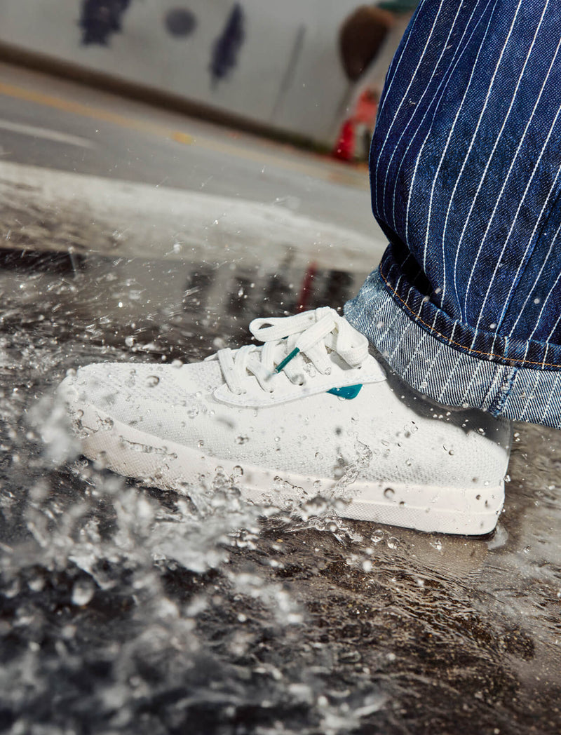 Load image into Gallery viewer, Vessi Men's Weekend Classic Sneaker
