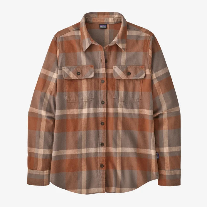 Load image into Gallery viewer, Patagonia Women&#39;s Long-Sleeved Organic Cotton Midweight Fjord Flannel Shirt
