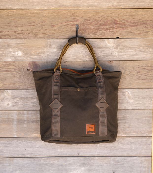 Load image into Gallery viewer, Fishpond Horse Thief Tote - Peat Moss
